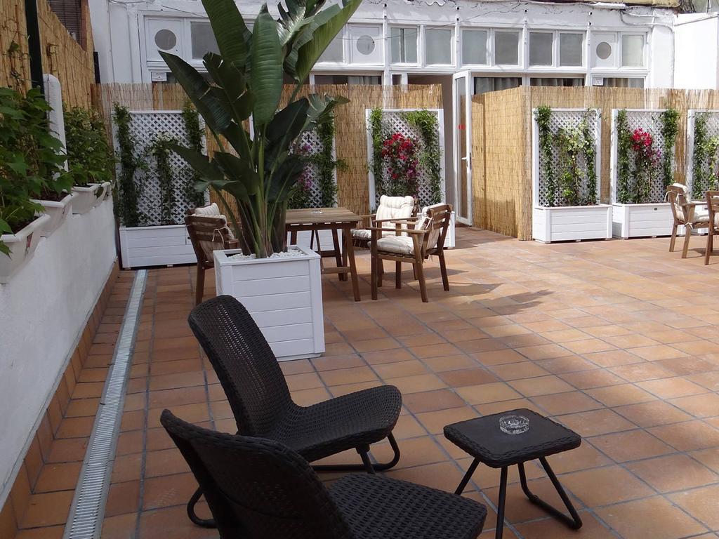 Hostal Balkonis Барселона Экстерьер фото