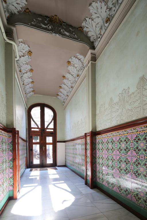 Hostal Balkonis Барселона Экстерьер фото