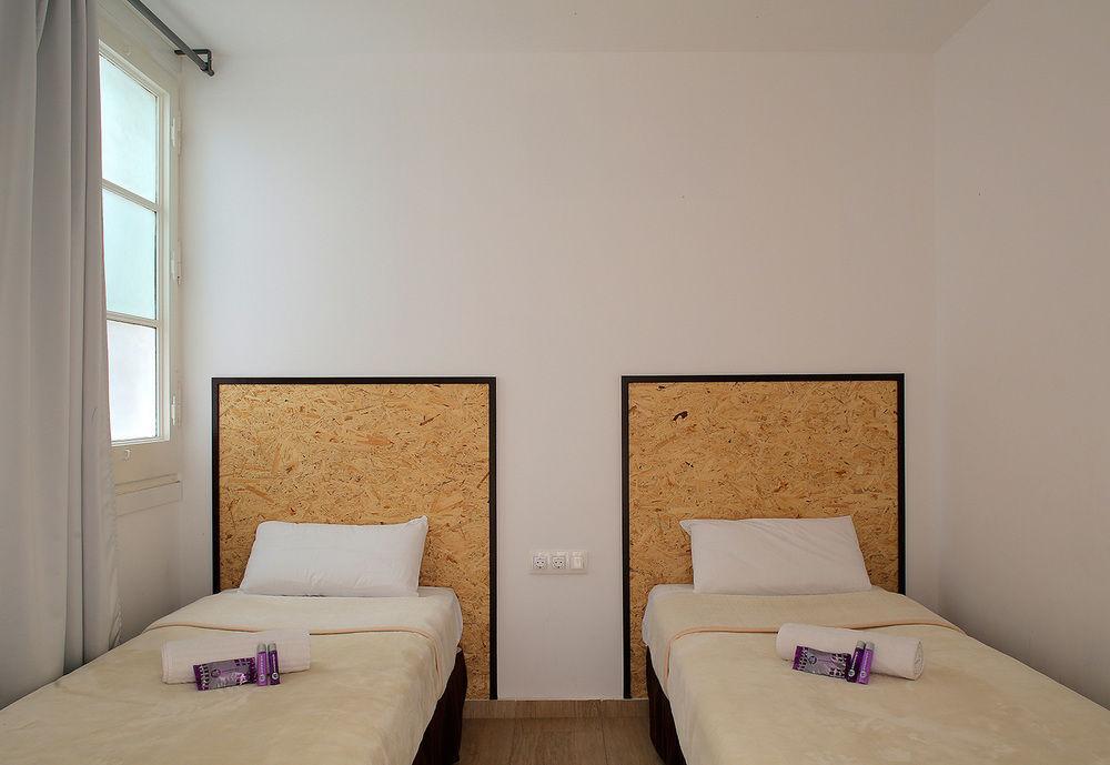 Hostal Balkonis Барселона Экстерьер фото